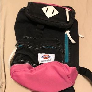 Dickies multipurpose multizipper bag